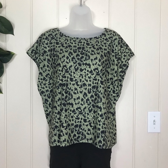 Shein Animal Print Sleeveless Top Blouse 
Large 12 - 14 Soft & Comfy Stretch - Picture 2 of 11
